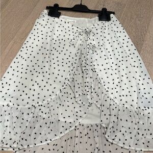 Privacy Please White High-Low Skirt with Black Dots
